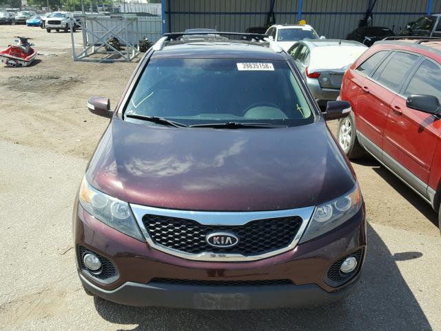 5XYKTDA6XCG259037 - 2012 KIA SORENTO BA MAROON photo 9