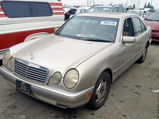 WDBJF72F4VA170049 - 1997 MERCEDES-BENZ E 420 GOLD photo 2