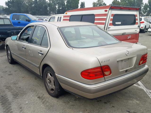 WDBJF72F4VA170049 - 1997 MERCEDES-BENZ E 420 GOLD photo 3