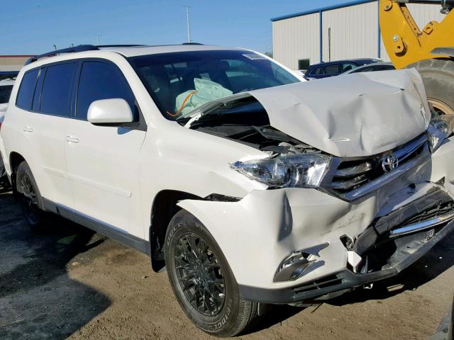 5TDBK3EH3DS195856 - 2013 TOYOTA HIGHLANDER WHITE photo 1