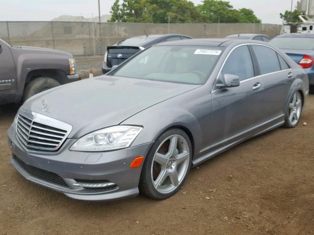 WDDNG7DB9DA515350 - 2013 MERCEDES-BENZ S 550 GRAY photo 2