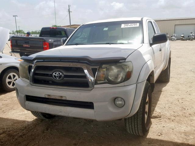 5TETU62N89Z605555 - 2009 TOYOTA TACOMA PRE WHITE photo 2