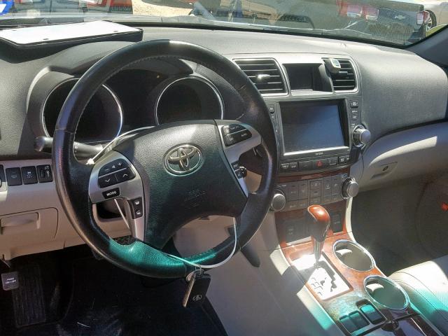 5TDYK3EHXCS052170 - 2012 TOYOTA HIGHLANDER GRAY photo 9