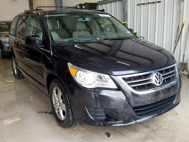 2V4RW3DG4BR717935 - 2011 VOLKSWAGEN ROUTAN SE BLACK photo 1