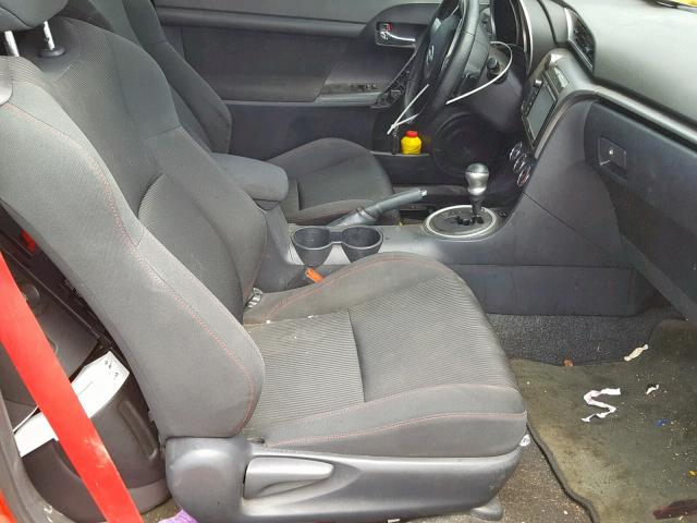 JTKJF5C74GJ025456 - 2016 TOYOTA SCION TC წითელი ფოტო 5