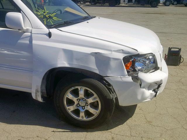 JTEDP21A040017558 - 2004 TOYOTA HIGHLANDER WHITE photo 9