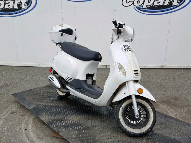 L5YTCKPA7G1156418 - 2016 ZNEN SCOOTER WHITE photo 1