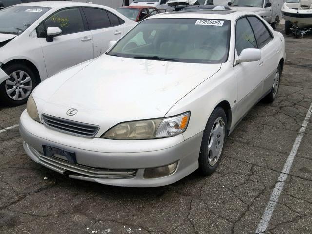 JT8BF28G1Y5102232 - 2000 LEXUS ES 300 WHITE photo 2