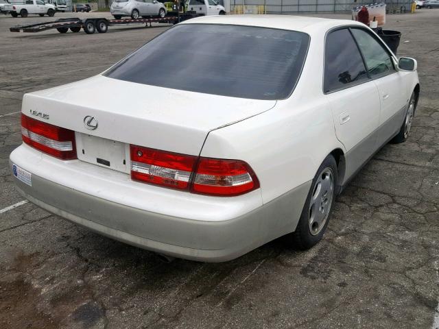 JT8BF28G1Y5102232 - 2000 LEXUS ES 300 WHITE photo 4