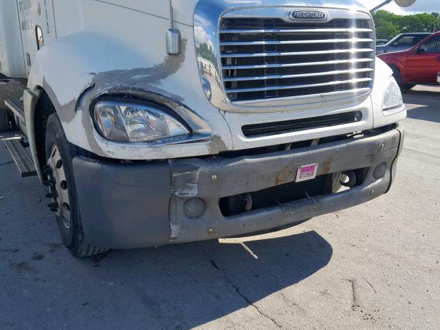 1FUJA6CK67LW27207 - 2007 FREIGHTLINER CONVENTION WHITE photo 9