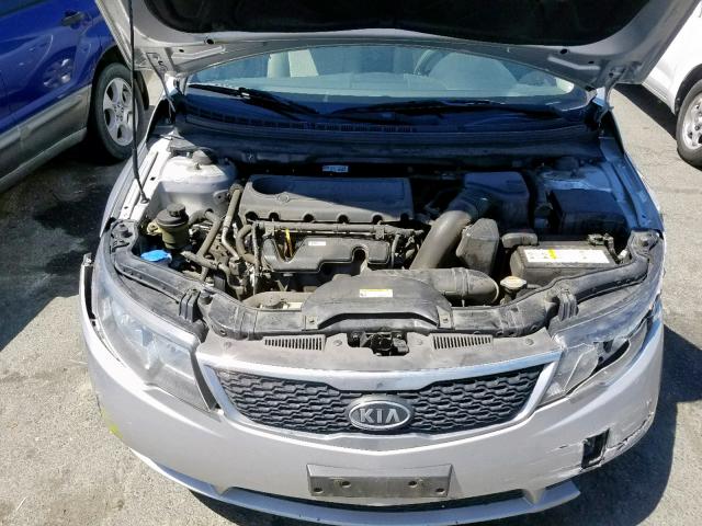 KNAFU4A22C5630550 - 2012 KIA FORTE EX SILVER photo 7