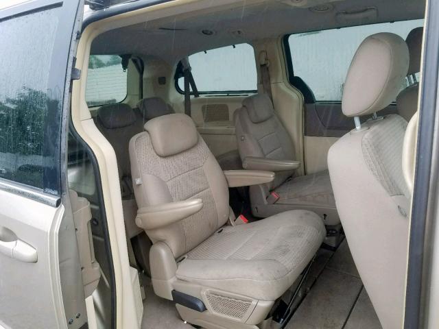 2A8HR54P58R148653 - 2008 CHRYSLER TOWN & COU 棕色 照片 6