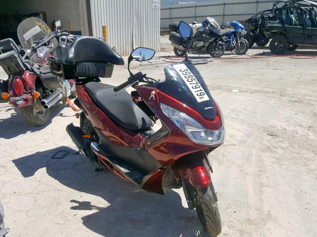 RLHKF1809GY100076 - 2016 HONDA PCX 150 RED photo 1