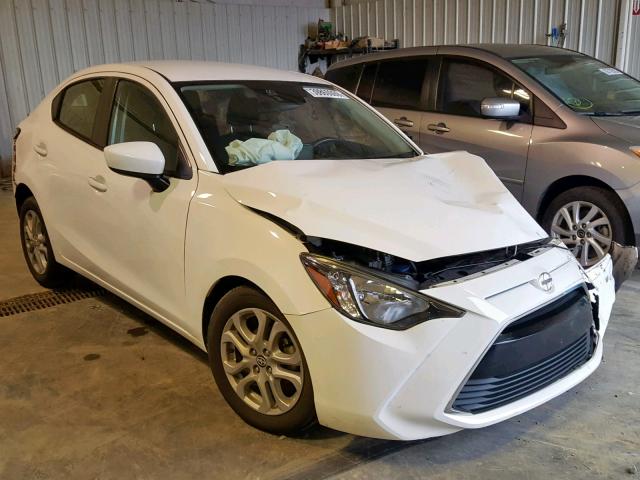 3MYDLBZV6GY105842 - 2016 TOYOTA SCION IA WHITE photo 1