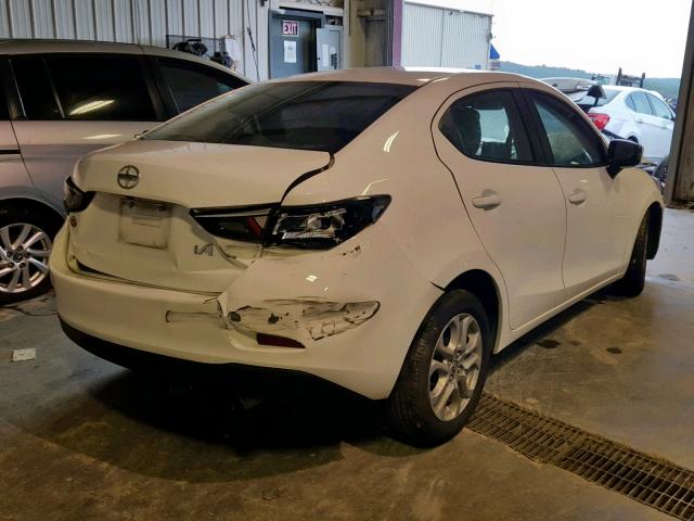 3MYDLBZV6GY105842 - 2016 TOYOTA SCION IA WHITE photo 4