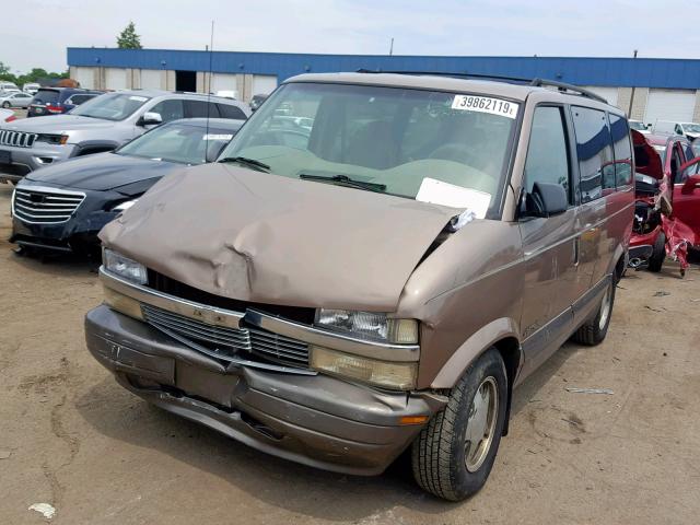 1GNDM19W4YB207517 - 2000 CHEVROLET ASTRO GOLD photo 2