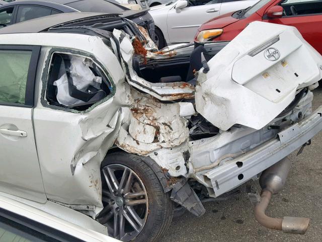 JTKJF5C7XGJ025302 - 2016 TOYOTA SCION TC თეთრი ფოტო 9