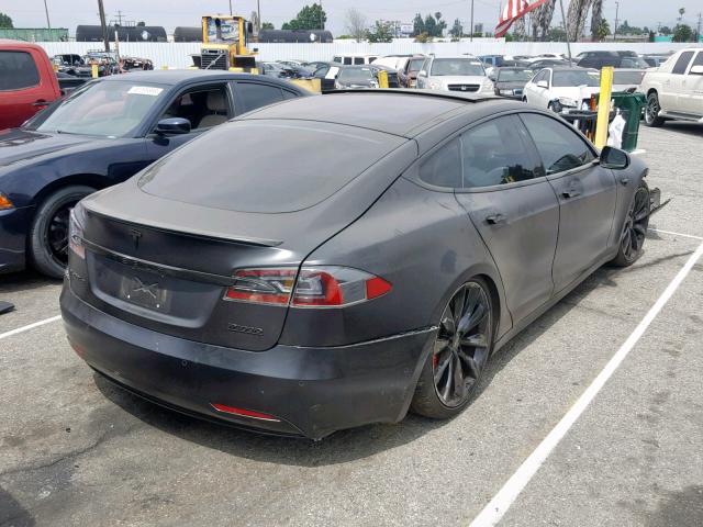 5YJSA1E4XHF195805 - 2017 TESLA MODEL S أسود صورة 4