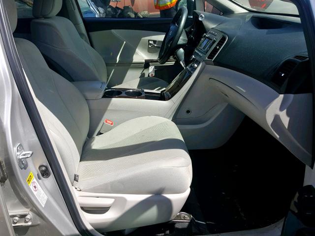 4T3ZA3BB7AU031991 - 2010 TOYOTA VENZA SILVER photo 5