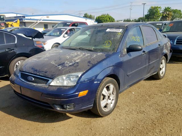 1FAFP34N45W155996 - 2005 FORD FOCUS ZX4 BLUE photo 2