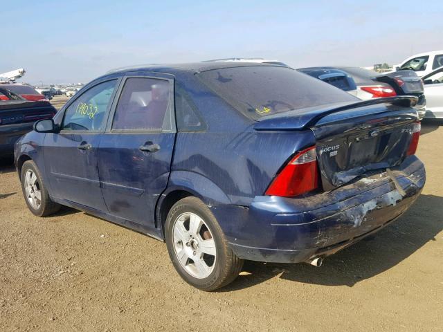 1FAFP34N45W155996 - 2005 FORD FOCUS ZX4 BLUE photo 3