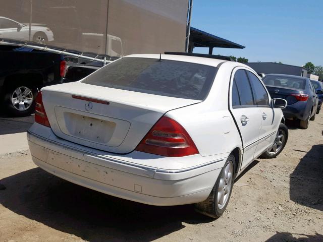 WDBRF61J42F230171 - 2002 MERCEDES-BENZ C 240 WHITE photo 4