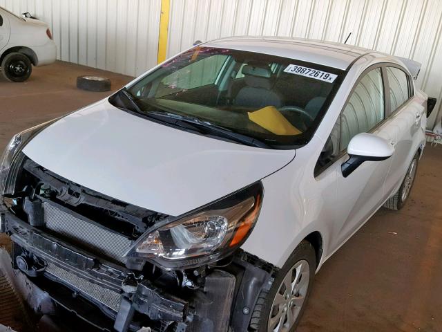 KNADM4A38G6564912 - 2016 KIA RIO LX WHITE photo 2