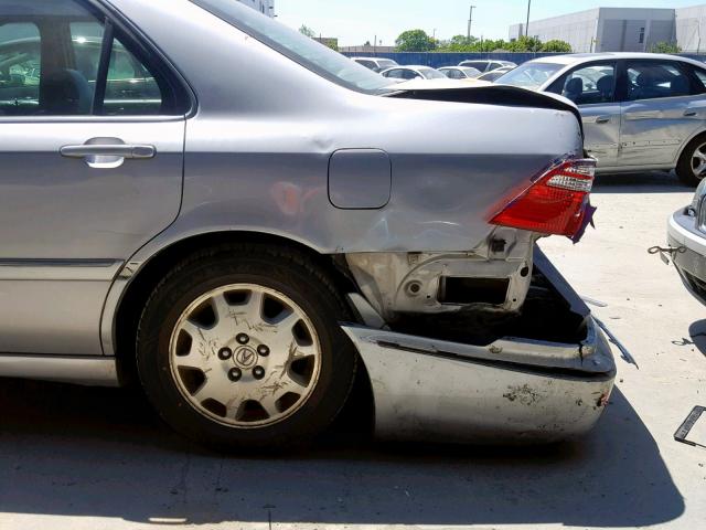 JH4KA966X4C003979 - 2004 ACURA 3.5RL SILVER photo 9