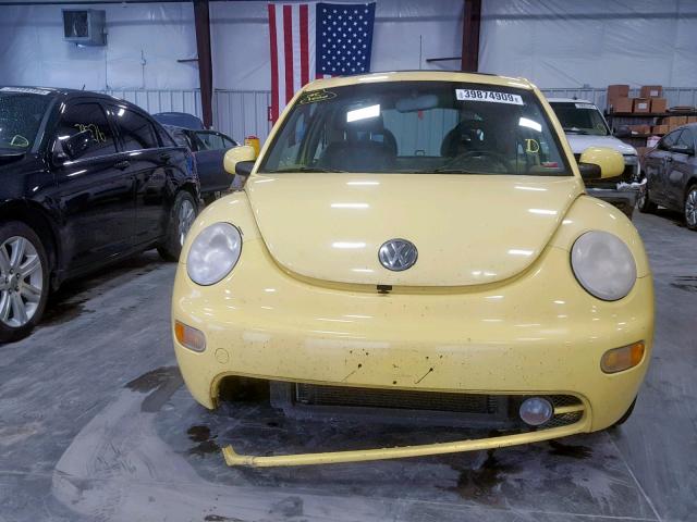 3VWCT21C61M405638 - 2001 VOLKSWAGEN NEW BEETLE YELLOW photo 9