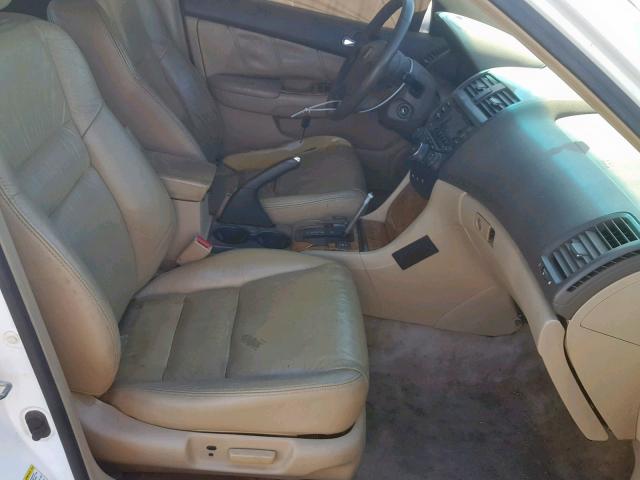 1HGCM66583A002392 - 2003 HONDA ACCORD WHITE photo 5