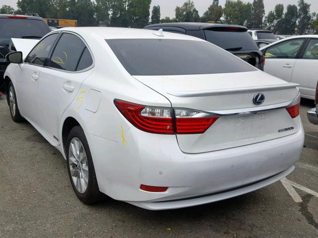 JTHBW1GG7D2022411 - 2013 LEXUS ES 300H WHITE photo 3