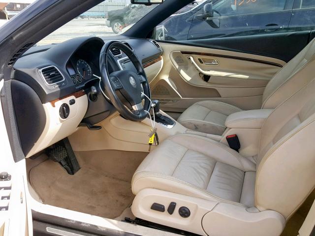 WVWFA71F29V016364 - 2009 VOLKSWAGEN EOS LUX 黑色 照片 5