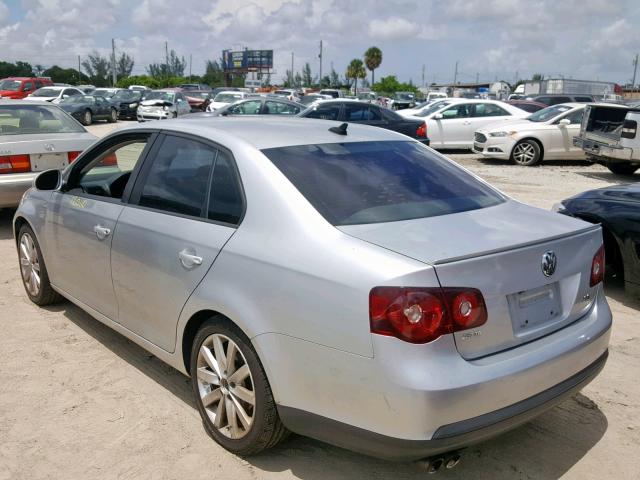 3VWRA7AJ8AM047406 - 2010 VOLKSWAGEN JETTA WOLF SILVER photo 3