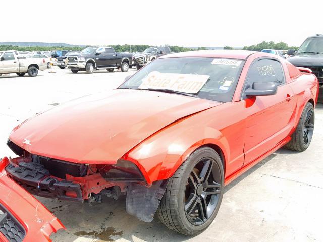 1ZVFT82H455188953 - 2005 FORD MUSTANG GT RED photo 2