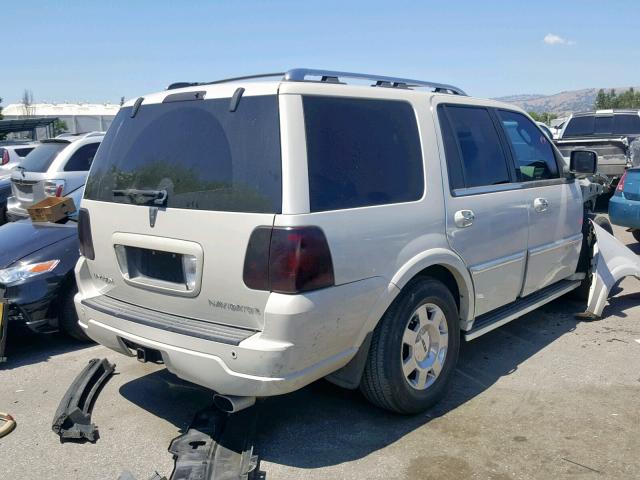 5LMFU27515LJ18018 - 2005 LINCOLN NAVIGATOR WHITE photo 4