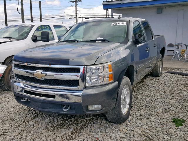 3GCPKSE30BG227680 - 2011 CHEVROLET SILVERADO GRAY photo 2