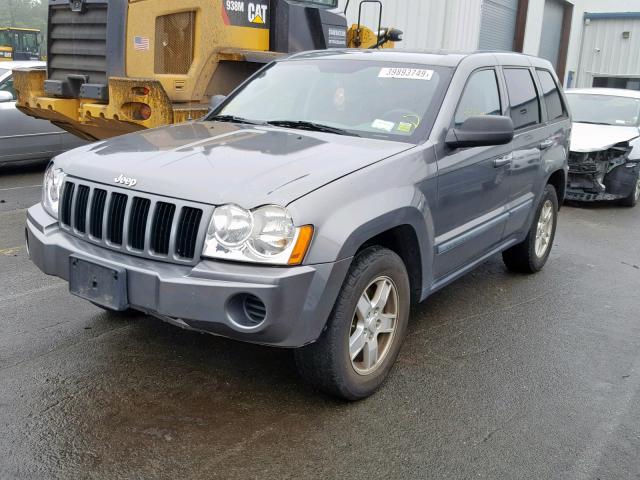 1J8GR48K27C581567 - 2007 JEEP GRAND CHER GRAY photo 2