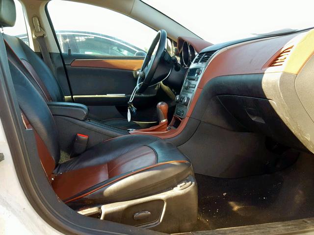 1G1ZK577794215360 - 2009 CHEVROLET MALIBU LTZ თეთრი ფოტო 5