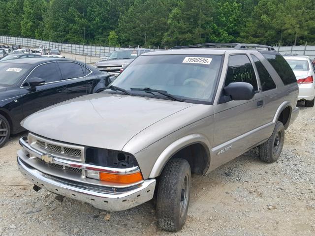 1GNCS18W91K111875 - 2001 CHEVROLET BLAZER BEIGE photo 2