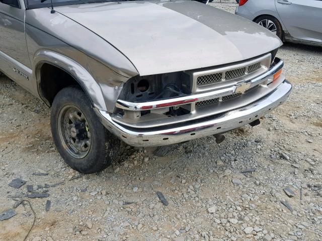 1GNCS18W91K111875 - 2001 CHEVROLET BLAZER BEIGE photo 9