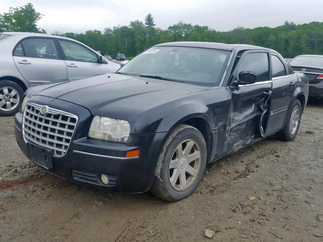 2C3AA53G25H693751 - 2005 CHRYSLER 300 TOURIN BLACK photo 2