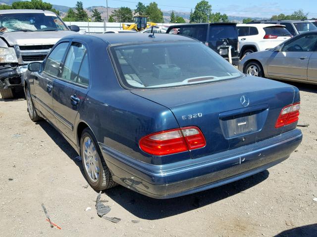 WDBJF65JX1B377611 - 2001 MERCEDES-BENZ E 320 GRAY photo 3