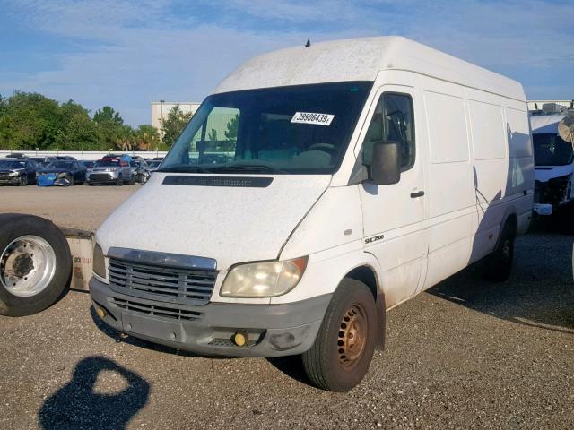 WD2PD744655713437 - 2005 FREIGHTLINER SPRINT2500 WHITE photo 2