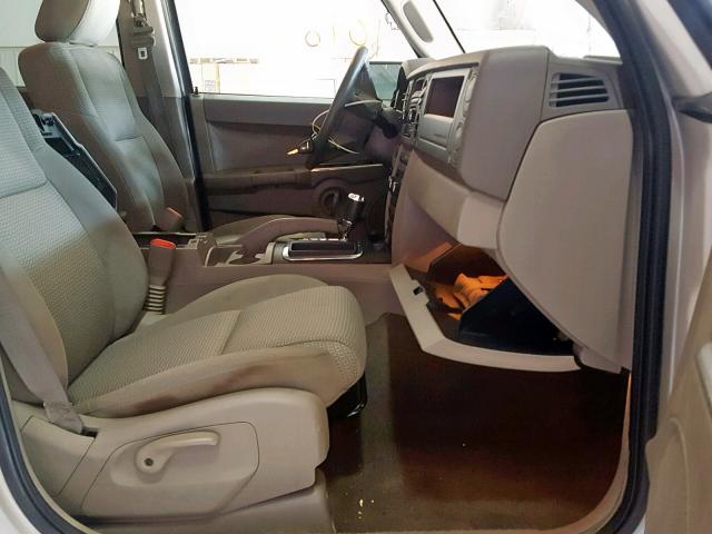 1J8HG48K67C598530 - 2007 JEEP COMMANDER CREAM photo 5