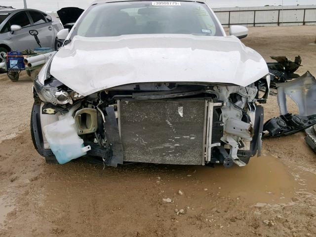 3FA6P0G74GR226969 - 2016 FORD FUSION S WHITE photo 9