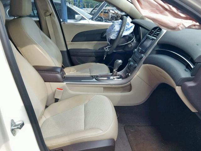 1G11D5SR8DF330174 - 2013 CHEVROLET MALIBU 1LT 白色 照片 5