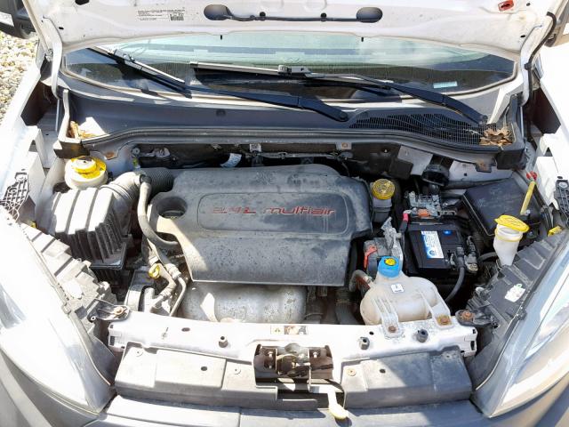 ZFBERFAT4F6955738 - 2015 RAM PROMASTER 白色 照片 7