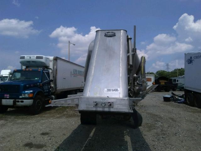 5MATA4223JA043011 - 2018 MACK TRAILER SILVER photo 2