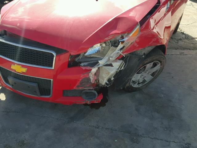 KL1TD6DE5BB137685 - 2011 CHEVROLET AVEO LS RED photo 9