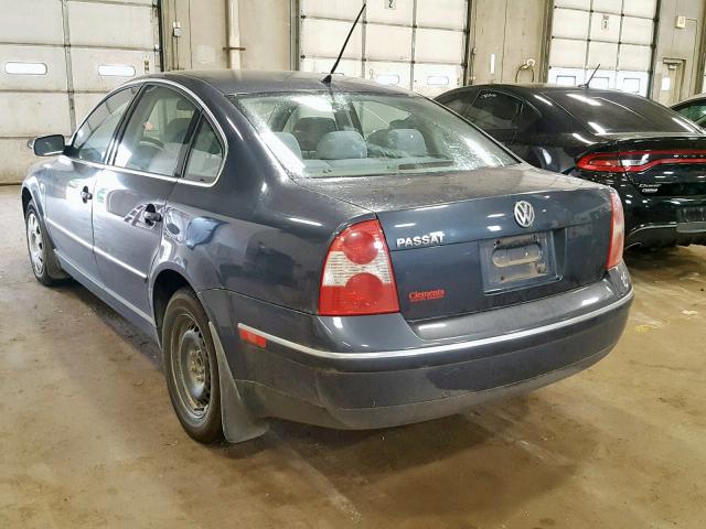 WVWMD63B03P450667 - 2003 VOLKSWAGEN PASSAT GL BLUE photo 3